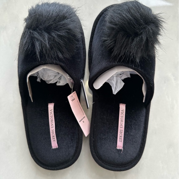 NWT Victoria’s Secret Black Velour Pom Pom Slippers - Picture 2 of 6